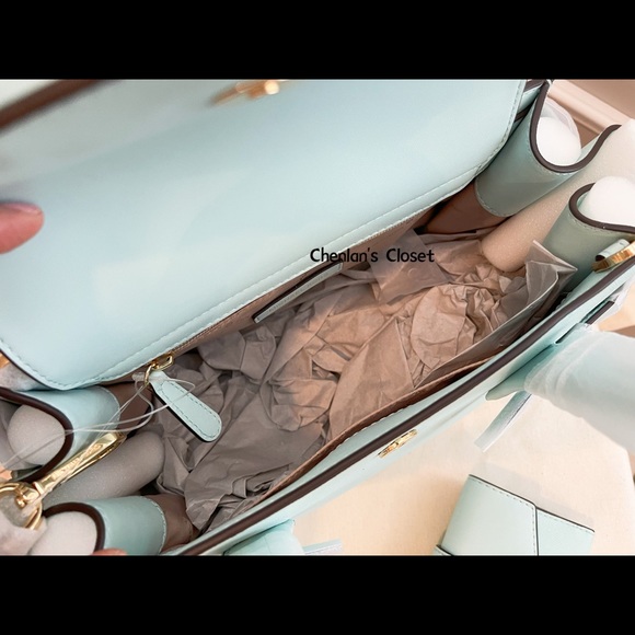 💫NeW! Michael Kors Carmen MD Set - Picture 5 of 8